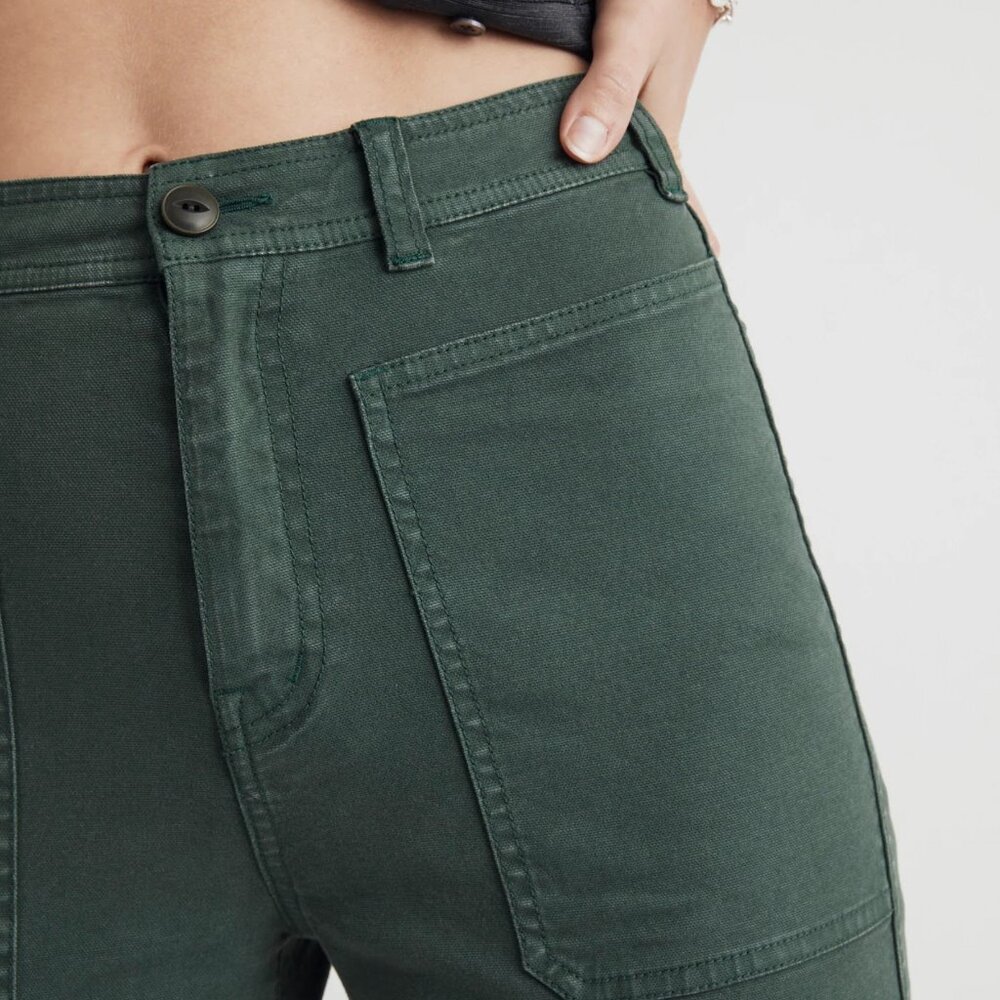 '90s Straight Cargo Pant in Garment-Dyed Canvas in Green Petite